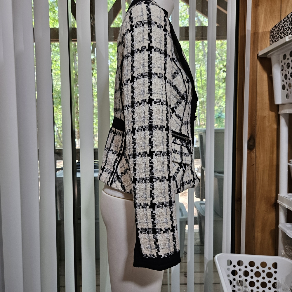WHITE HOUSE BLACK MARKET Chic Women's Black/White Plaid Blazer Sz 4 - Picture 4 of 10